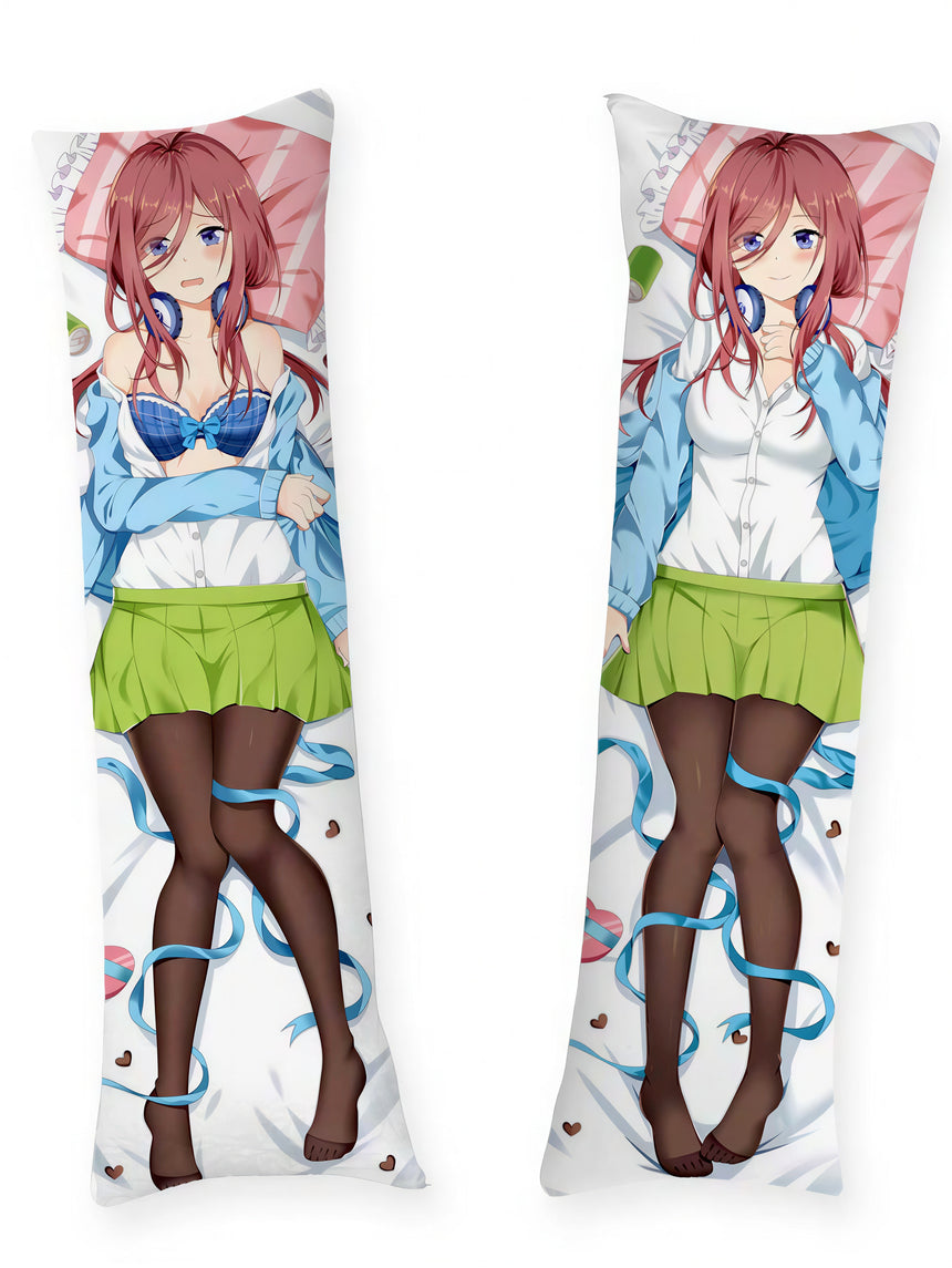 Miku Nakano Verlegen Dakimakura